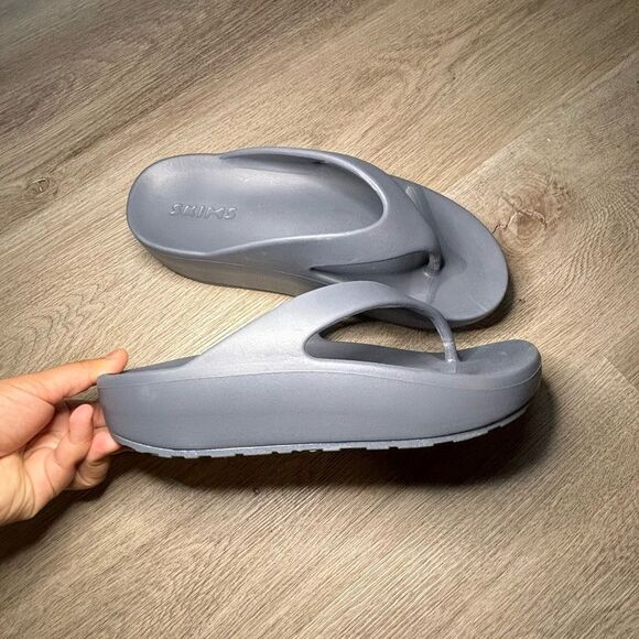 New Skims Molded Thong Sandals Flip Flops Platform - Picture 4 of 8